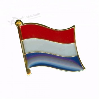 El pin de solapa de la bandera del país holandés