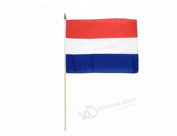 Hochwertiger Druck Hitzeschnitt Niederlande Hand wehende Fahnen / Mini-Landesflagge mit Pfosten