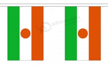 Нигер нить 30 флагов полиэстер материал овсянка - 9 м (30 ') длиной