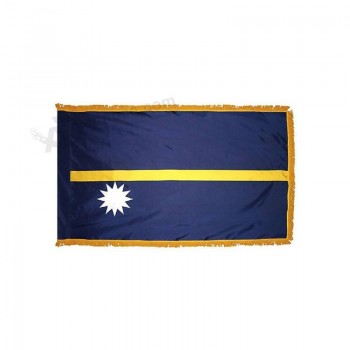 Nauru-vlag - binnen en parade met franje