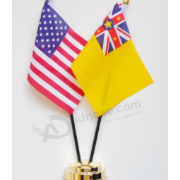 venda por atacado poliéster niue desk top flag com suporte de metal