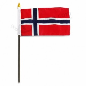 bandiera della mano della Norvegia bandiera del bastone sventolante mano norvegese