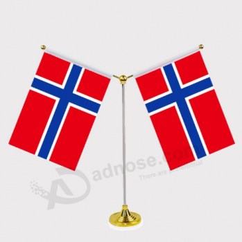 Vente en gros polyester norvégien bureau drapeau avec support en métal