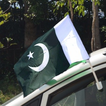 Made in China richtigen Preis gestrickte Polyester Pakistan Autofahne