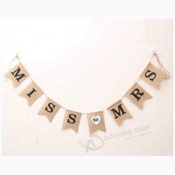Vente chaude Miss To Mrs Banner Jute Tissu Nid d’ange 8pcs Drapeaux Vintage bricolage Bannières en toile de jute