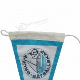 Textil-Wimpel aus Dreiecksfilz mit Stick-Fußball-Dreiecksflaggen