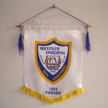 Satin Matériau fanion drapeau petit mur suspendu fanions de football universitaire