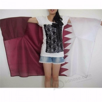 Fans de la Coupe du monde de football Qatar caped banner national cape flag