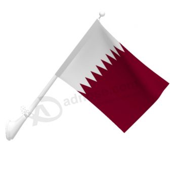 bandiere qatar fissate al muro bandiera qatar appesa a parete