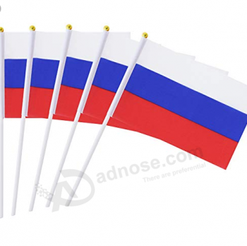 工場はロシア国旗を振って手を供給します