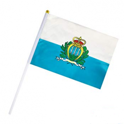 niedriges MOQ Polyester San marino Hand, die Flagge hält