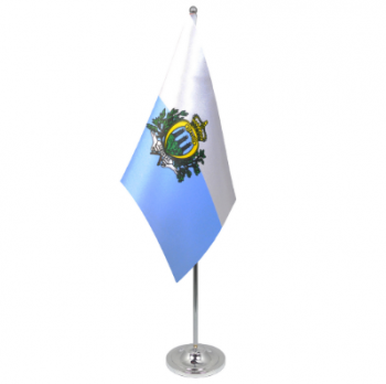 Drapeau de bureau San Marino en polyester avec support en métal
