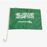 продвижение флаги страны окна автомобиля саудовской аравии с зажимом