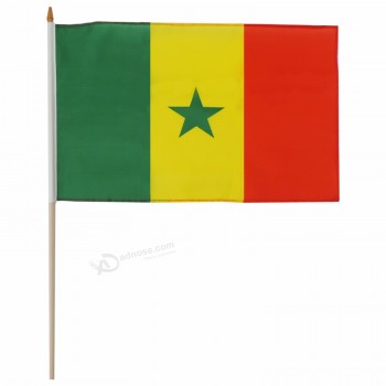 Drapeau du pays Sénégal Fans acclamant Polyester Sénégal Drapeau à main
