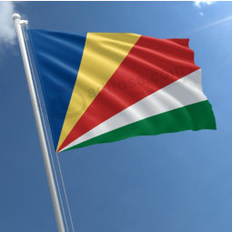 東アフリカ国旗虹色セイシェル国旗
