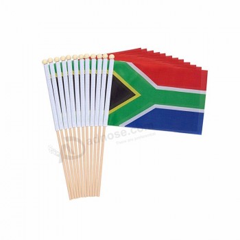 tecido de poliéster internacional mini tamanho bandeira da mão da áfrica do sul com varas de madeira