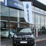 zakelijke reclame subaru flutter vlag subaru swooper banner