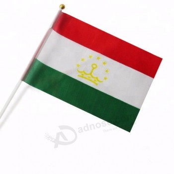 mini bandiera sventolante tenuta in mano bandiera kirghizistan a mano con bastone