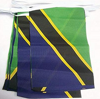 Banderas de la bandera del empavesado del país de Tanzania para la celebración