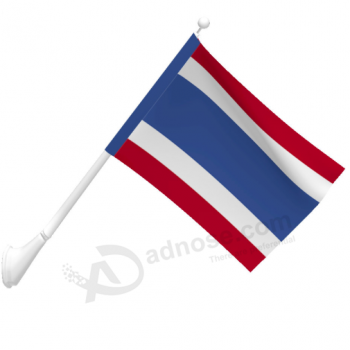 an der Wand befestigte Thailand-Flaggen, die Thailand-Fahne an der Wand hängen