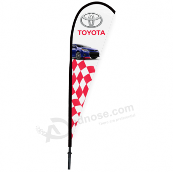 kundenspezifische Toyota-Federflaggenwerbung Polyester, das Toyota-Logoflagge fliegt