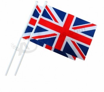 Bandeira de ondulação do Reino Unido mão atacado