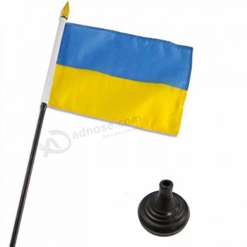 Polyester vente chaude Ukraine drapeau de table avec poteau et base en plastique