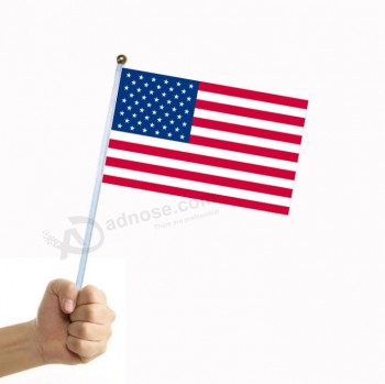 アメリカの選挙キャンペーンの独立記念日小さな米国旗、ミニ手を振る旗、旗竿
