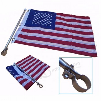 Drapeau américain États-Unis monté sur pavillon de bateau