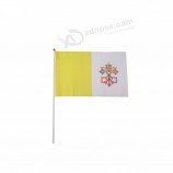 Heiße verkaufenvatikanische Hand der guten Qualität, die Flagge wellenartig bewegt