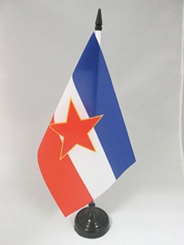 vlag Joegoslavië tafel vlag 5 '' x 8 '' - Joegoslavische bureau vlag 21 x 14 cm - zwarte plastic stok en voet