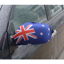 Fans de football acclamant drapeau du pays miroir couverture de voiture