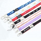 Maßgefertigtes Polyester-Lanyard mit Satinapplikation und Siebdruck-Logo