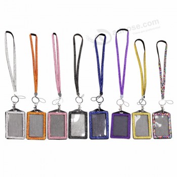 Porte-badges en plastique avec lanière