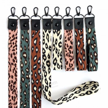 2019 new universal trend leopard personality mobile phone lanyard