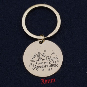 Porte-clés rond gravé Vous êtes ma maison et mon aventure Stick Figure montagnes et lune porte-clés pour les amoureux Porte-clés Cadeau