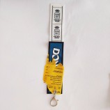 fabriek direct groothandel polyester aangepaste logo lanyard gepersonaliseerde sleutelhangers, promotionele metalen sleutelhanger zwarte kleur