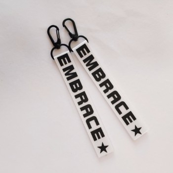 Porte-clés personnalisés de voiture en métal / cuir de vente chaude, porte-clés en cuir de marque personnalisée