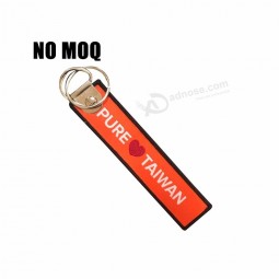 Fabricante barato por atacado design personalizado seu próprio nome palavra logotipo pulseira tecido personalizado tecido chaveiros personalizados