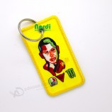 goedkope custom logo stof borduurwerk cool sleutelhangers best verkopende