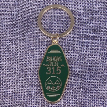 hotelzimmer 315 schlüsselanhänger horrorfilm inspiriert schmuck grün gold bedruckt keytag