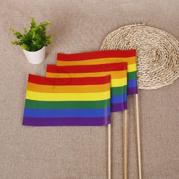 bandera de palillo de madera personalizada del arco iris