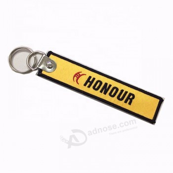 Étiquettes de porte-clés en tissu de prix direct d’usine Cadeaux de promotion de marque personnalisés Porte-clés tissés pour cadeau