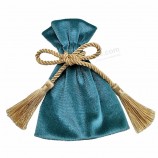 Prêt à expédier plus clair velours bleu pochettes bijoux sacs en satin avec pompons dorés