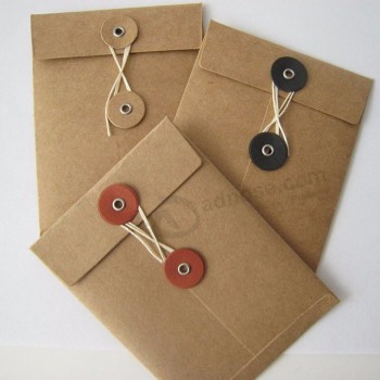 Enveloppe kraft sur mesure avec fermeture à bouton et cordon