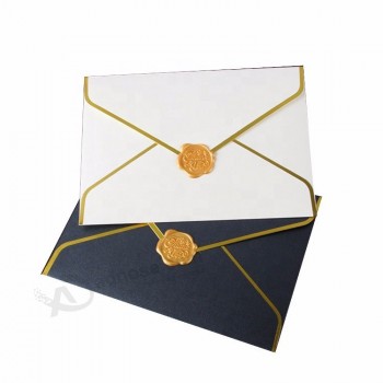 Enveloppe en papier noir ouverte personnalisée, enveloppe produite en usine avec logo pour l’emballage
