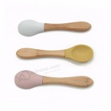 Cuillère en bambou en bois avec logo personnalisé de qualité alimentaire, cuillère d’alimentation pour bébé en silicone en bois pour bol