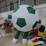 Publicité gonflable football marche dessin animé