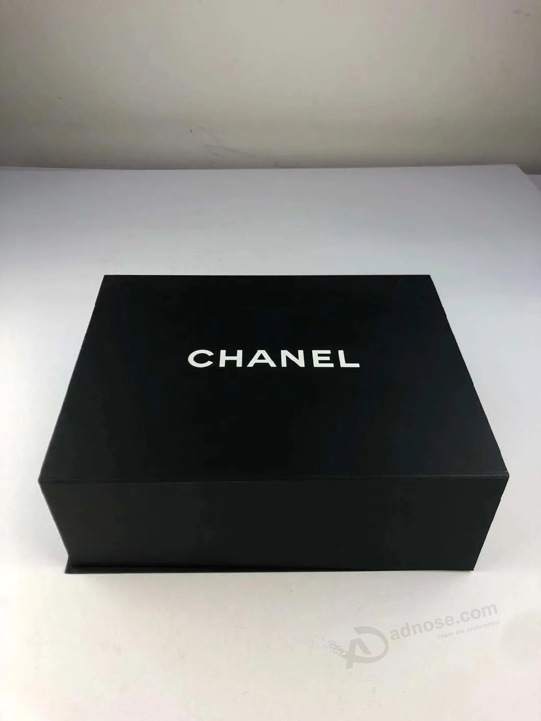 Customized luxury Cardboard/Rigid packaging Paper gift Box/Foldable Box