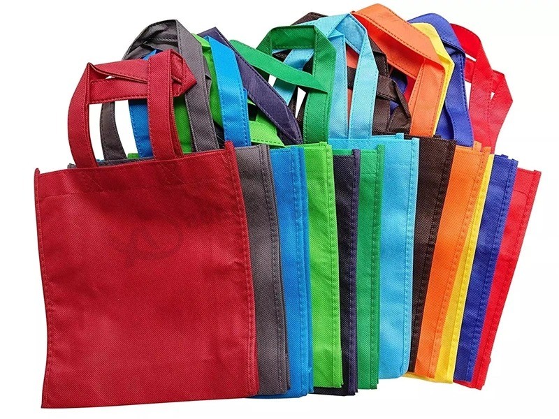 不織布バッグ、卸売リサイクル可能なラミネート再利用可能な折りたたみ環境にやさしいPPワイン巾着衣ウェディングドレスショッピングギフト靴毛布包装袋